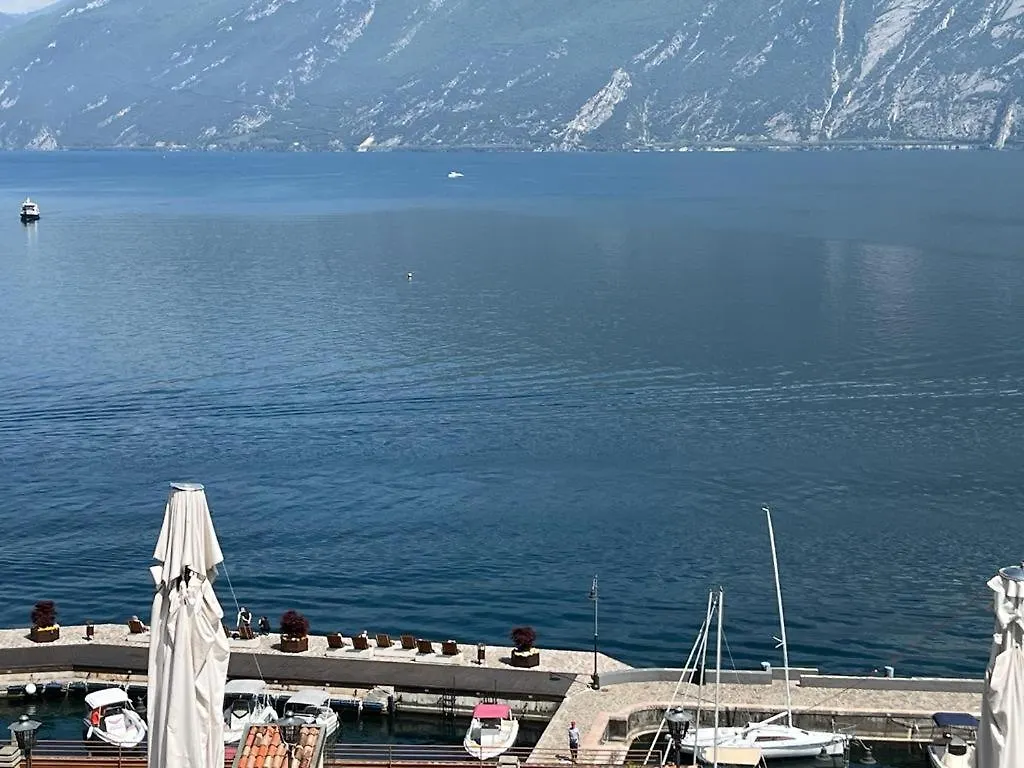 **  Hotel Alla Noce Limone sul Garda Italia